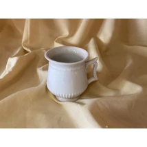 Elegáns fehér porcelán bögre